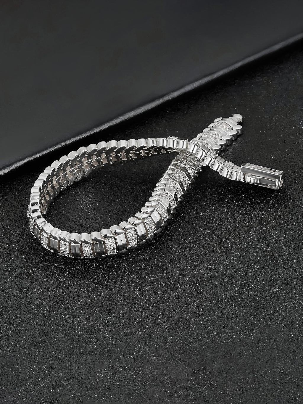 Today Only: $19.9｜9mm Snake Bone Chain Hip Hop Bracelet with Sparkling Synthetic Gemstones, Cubic Zirconia Bracelet, Unisex Luxury Jewelry Gift, Fashionable Accessory for All Occasions